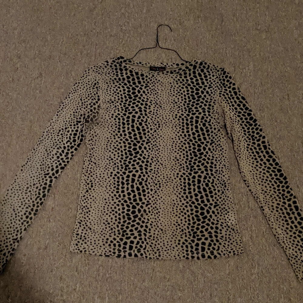 chloe and Emma top size is more like a medium.